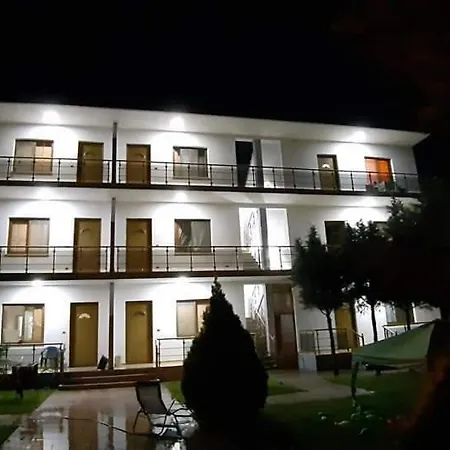 Hotel Hotel Tre Shqiponjat Velipoje 3*
