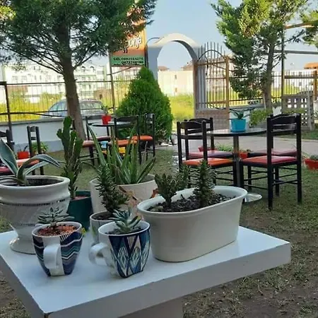 Hotel Hotel Tre Shqiponjat Velipoje 3*